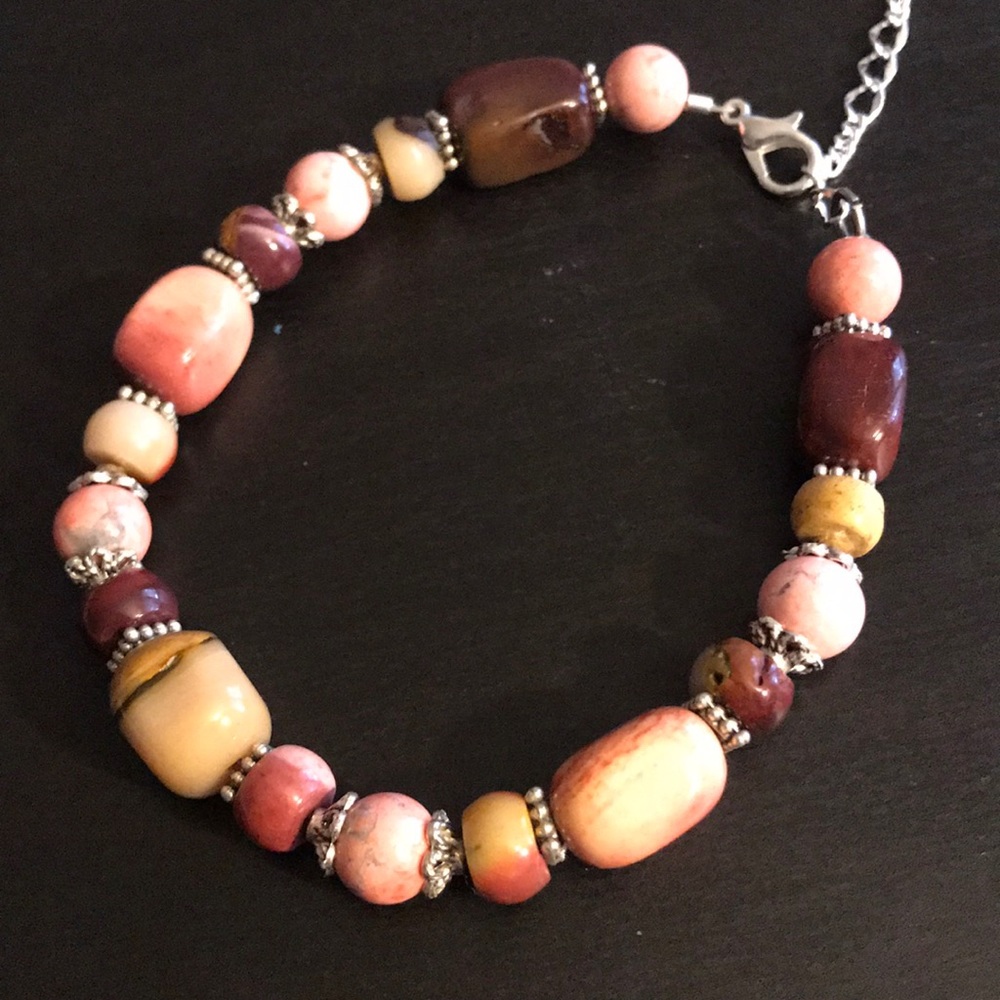 Handcrafted gorgeous moakite bracelet - Picture 2 of 4